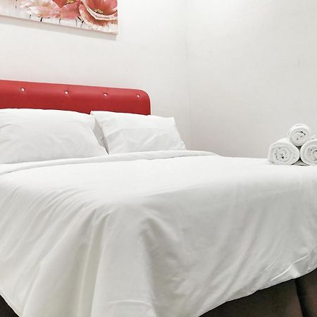 Teratak Persona Homestay. 4 Rooms Double Storey Terrace In Kuantan City. Екстер'єр фото