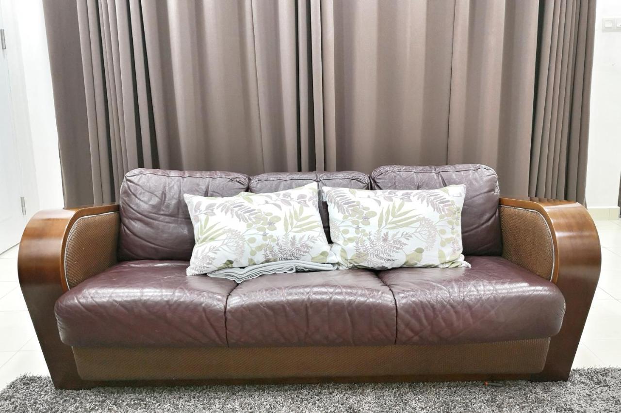 Teratak Persona Homestay. 4 Rooms Double Storey Terrace In Kuantan City. Екстер'єр фото
